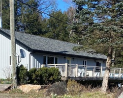 Property for Sale on 386 Stanley House Road Road, Rosseau