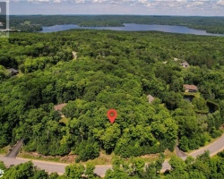 Property for Sale on 130 Deerfoot Trail, Huntsville
