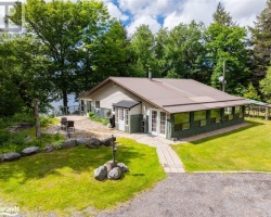 Cottage for Sale on Murdock Lake